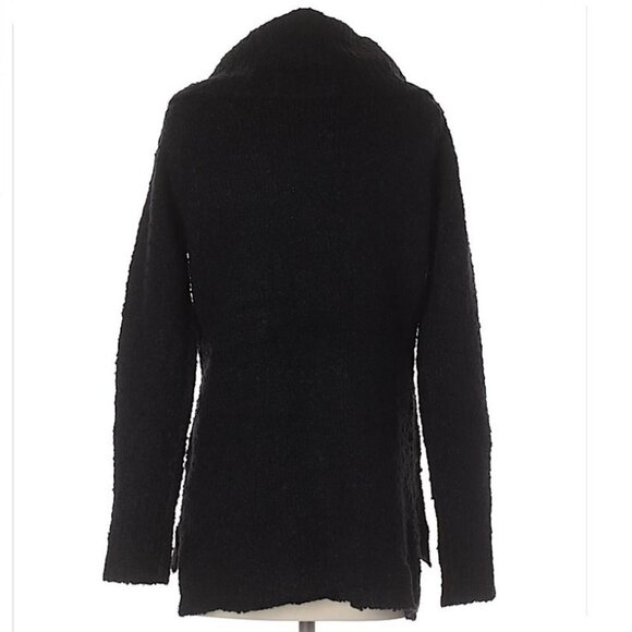 NEW Francesca's Alya Black Hooded Pullover Teddy Textured Sweater Size Small - Picture 2 of 8